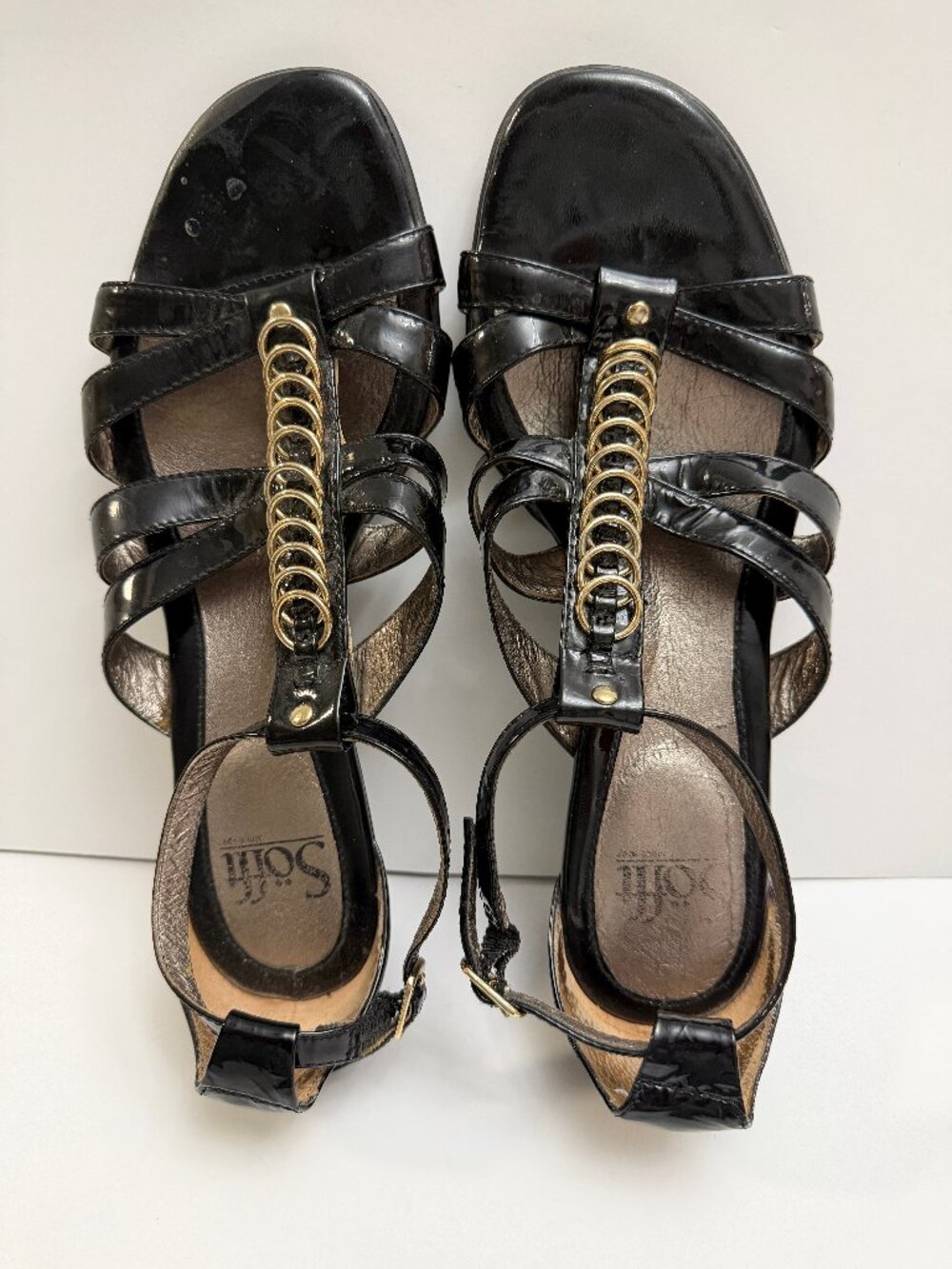Soffit Women’s Patent Leather Block Heel Sandals – Size 8 ( Very Good Condition)
